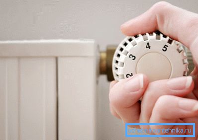 Schéma automatického vytápění v bytě umožňuje nastavit teplotu v každém pokoji. Schéma automatického vytápění v bytě umožňuje nastavit teplotu v každém pokoji.