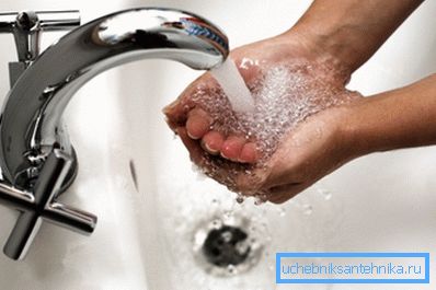 Nepřetržitý provoz umyvadla Nepřetržitý provoz umyvadla