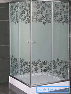 Litinové sprchové vaničky o rozměrech 90x90 cm umožňují šetřit místo v koupelně Litinové sprchové vaničky o rozměrech 90x90 cm umožňují šetřit místo v koupelně