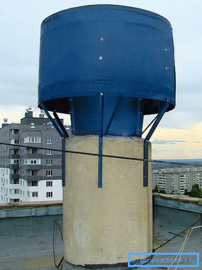 Deflektor nejen chrání, ale také zlepšuje ventilaci. Deflektor nejen chrání, ale také zlepšuje ventilaci.