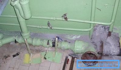 Demontáž staré kanalizace může být velmi obtížné. Demontáž staré kanalizace může být velmi obtížné.