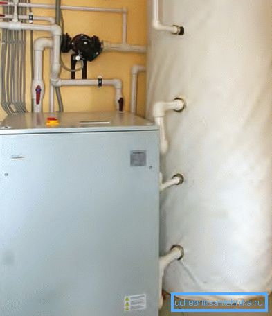 Tepelný akumulátor lze použít ke stabilizaci teploty tekoucí vody.