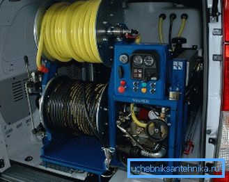 Instalace hydrodynamické jednotky vyžaduje spoustu místa, lze je přepravovat ve speciálně upraveném autě