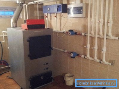 Pro instalaci kotle je umístěna samostatná místnost, která odpovídá pravidlům požární bezpečnosti Pro instalaci kotle je umístěna samostatná místnost, která odpovídá pravidlům požární bezpečnosti