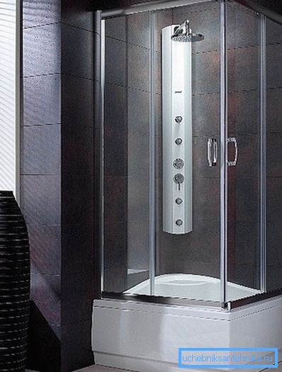 Sprchový kout s vysokým zásobníkem 80x80 - klasika nikdy neztratí význam