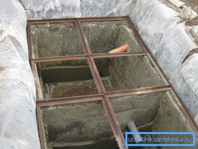 Dvoukomorový septik pod koupelnou