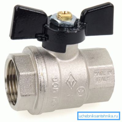 Kulový kohout s uzavíracím mechanismem