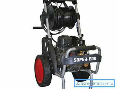 Elektrické kompaktní zařízení vyvíjející vysoký tlak
