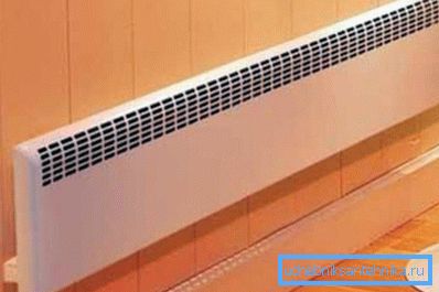 Elektrický konvektor (na obrázku) je účinný, ale ne hospodárný způsob vytápění