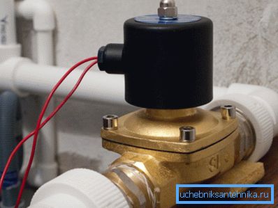 Elektrický kohout na vodovodní přípojce Elektrický kohout na vodovodní přípojce