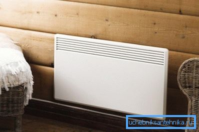 Elektrické konvektory (na fotografii) jsou kompaktní a docela efektivní