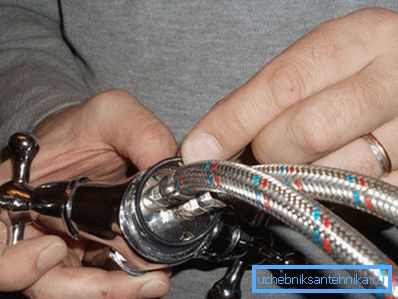 Pokud se rozhodnete instalovat sami, náklady na instalaci mixéru v kuchyni se budou rovnat náhradním dílům a vybavení Pokud se rozhodnete instalovat sami, náklady na instalaci mixéru v kuchyni se budou rovnat náhradním dílům a vybavení