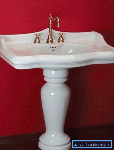 Porcelán je ideální pro interiéry ve starém stylu. Porcelán je ideální pro interiéry ve starém stylu.