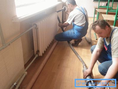 Hydropneumatické splachování topného systému lze provést bez demontáže radiátorů