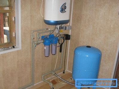 Hydraulické zvedací zařízení.
