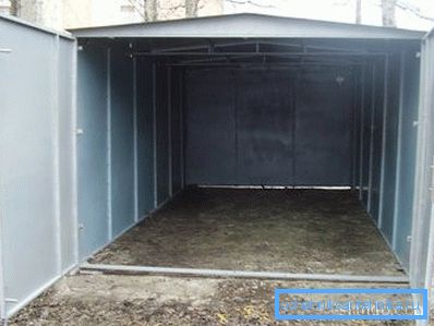 Hotová garáž z kovu Hotová garáž z kovu