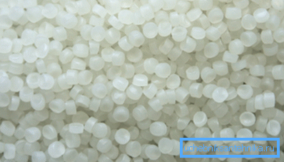 Polyethylenové granule
