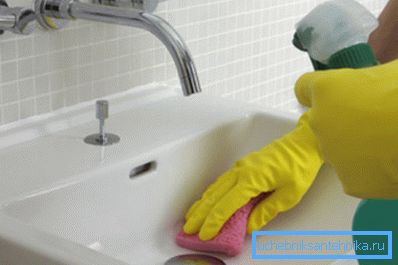 Chemická odolnost materiálu vychází nahoře