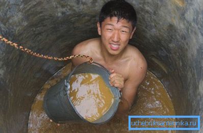 Silt a písek proniká do vody ve formě mlhy. Silt a písek proniká do vody ve formě mlhy.