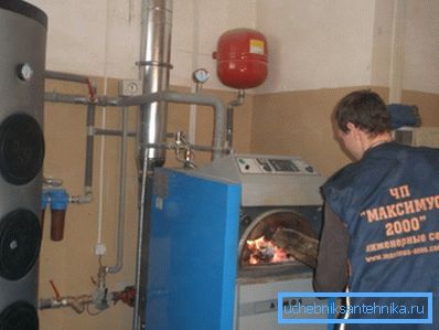 Pokyn nevyžaduje účast odborníků na instalaci kotlů na tuhá paliva.