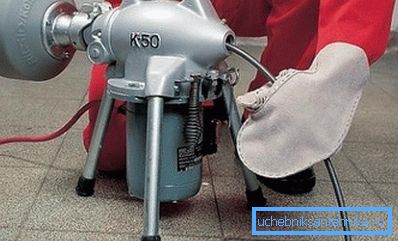 Použití sanitárního kabelu ve spojení s motorem umožňuje dosáhnout vysokého točivého momentu, což značně usnadňuje tuto práci. Použití sanitárního kabelu ve spojení s motorem umožňuje dosáhnout vysokého točivého momentu, což značně usnadňuje tuto práci.