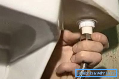 Produkt umožňuje rychle a snadno přivést vodu do nejnepřístupnějších míst.