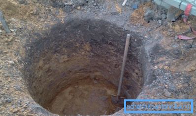 Vytvoření otvoru pro instalaci kazonu z betonových kroužků. Vytvoření otvoru pro instalaci kazonu z betonových kroužků.