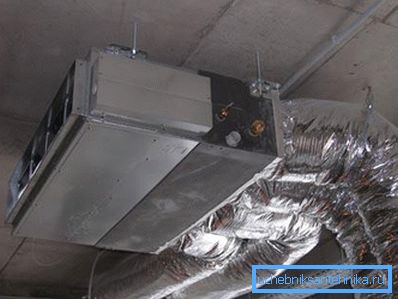 Klimatizační potrubí ve ventilačním systému.