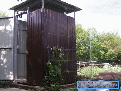 Hlavní sprcha z profesionální podlahy Hlavní sprcha z profesionální podlahy
