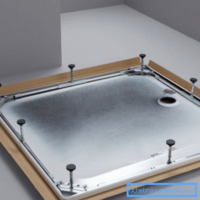 Rám pro paletu 90x90 pro sprchu s nastavitelnou výškou nohou