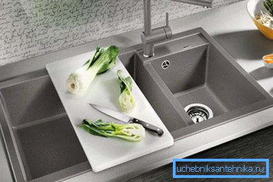 Porcelánová dlažba - spolehlivý a odolný materiál. Porcelánová dlažba - spolehlivý a odolný materiál.
