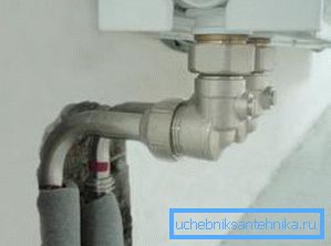 Ventil pro připojení spodního chladiče zabraňuje vzniku nouzových situací Ventil pro připojení spodního chladiče zabraňuje vzniku nouzových situací