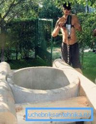 Po odstranění uzávěru je hliněný hrad postaven a testován vodou, můžete také udělat exteriér s vlastními rukama (foto 