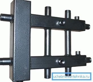 Rozdělovač s integrovanou hydraulickou jehlou. Rozdělovač s integrovanou hydraulickou jehlou.