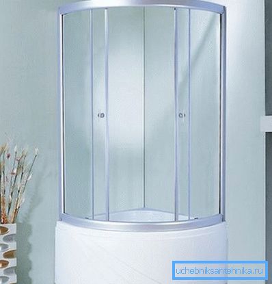 Kompaktní sprchové kabiny s vysokou paletou 70h70 cm Kompaktní sprchové kabiny s vysokou paletou 70h70 cm
