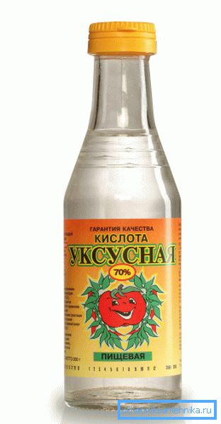 Koncentrovaný ocet.
