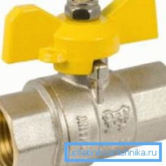 Jeřáb s rukojetí motýlku a podmíněným průchodem 15 mm