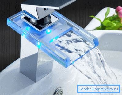 Crane - drez vodopád: originální, ale nepraktický design
