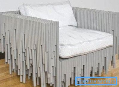 Židle vyrobená z polypropylenových materiálů má originální vzhled, ale současně má vysoké náklady, protože její výroba vyžaduje velké množství trubek a speciálního lepidla Židle vyrobená z polypropylenových materiálů má originální vzhled, ale současně má vysoké náklady, protože její výroba vyžaduje velké množství trubek a speciálního lepidla