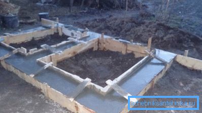 Tape base for buildings