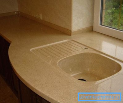 Pultová deska s umývadlem z umělých kamenů pro kuchyň Pultová deska s umývadlem z umělých kamenů pro kuchyň