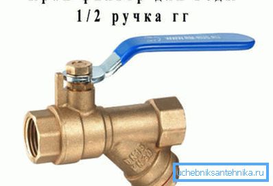 Amatérská fotografie jeřábu se speciálním držadlem a filtrem pro hrubé čištění