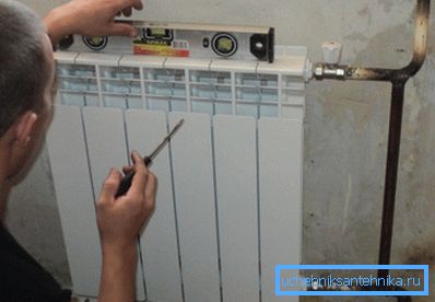 Instalace bimetalického chladiče Instalace bimetalického chladiče