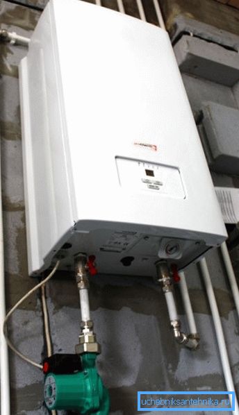 Instalace na stěnu nepotřebuje mnoho času a úsilí.