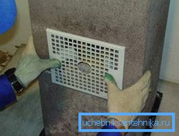 Instalace ventilační mřížky je jednoduchá záležitost.