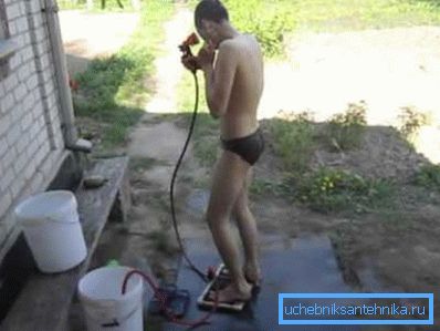 Můžete to udělat bez držáku na plechovku.