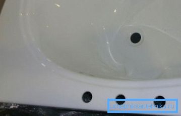 Můžete jednoduše zakoupit koupel s otvory pro instalaci jeřábu Můžete jednoduše zakoupit koupel s otvory pro instalaci jeřábu