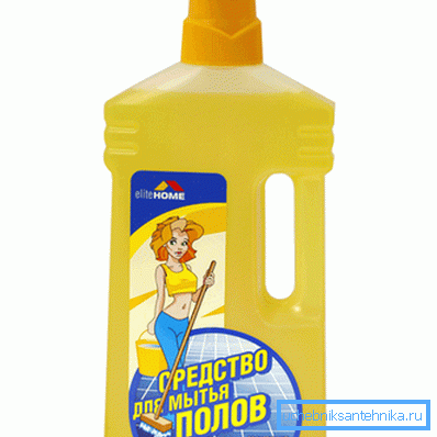 Je lepší umýt podlahy nejen vodou, ale i speciální hmotou.