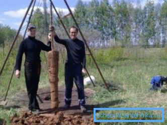 Na fotografii - zavěšený šnek, který umožňuje vytvářet studny až do hloubky 30 metrů