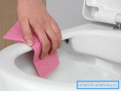 Na fotografii - design s vybráním podél okraje misky. Na fotografii - design s vybráním podél okraje misky.